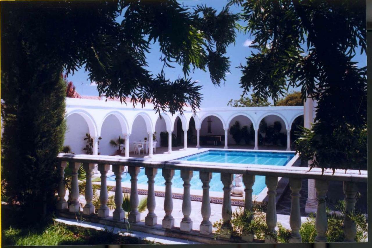 Villa Del Manzano Villanueva del Ariscal Exterior photo