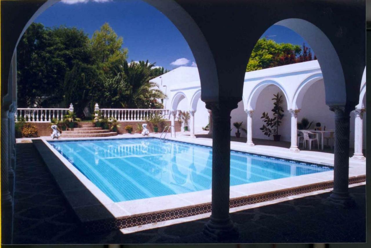 Villa Del Manzano Villanueva del Ariscal Exterior photo